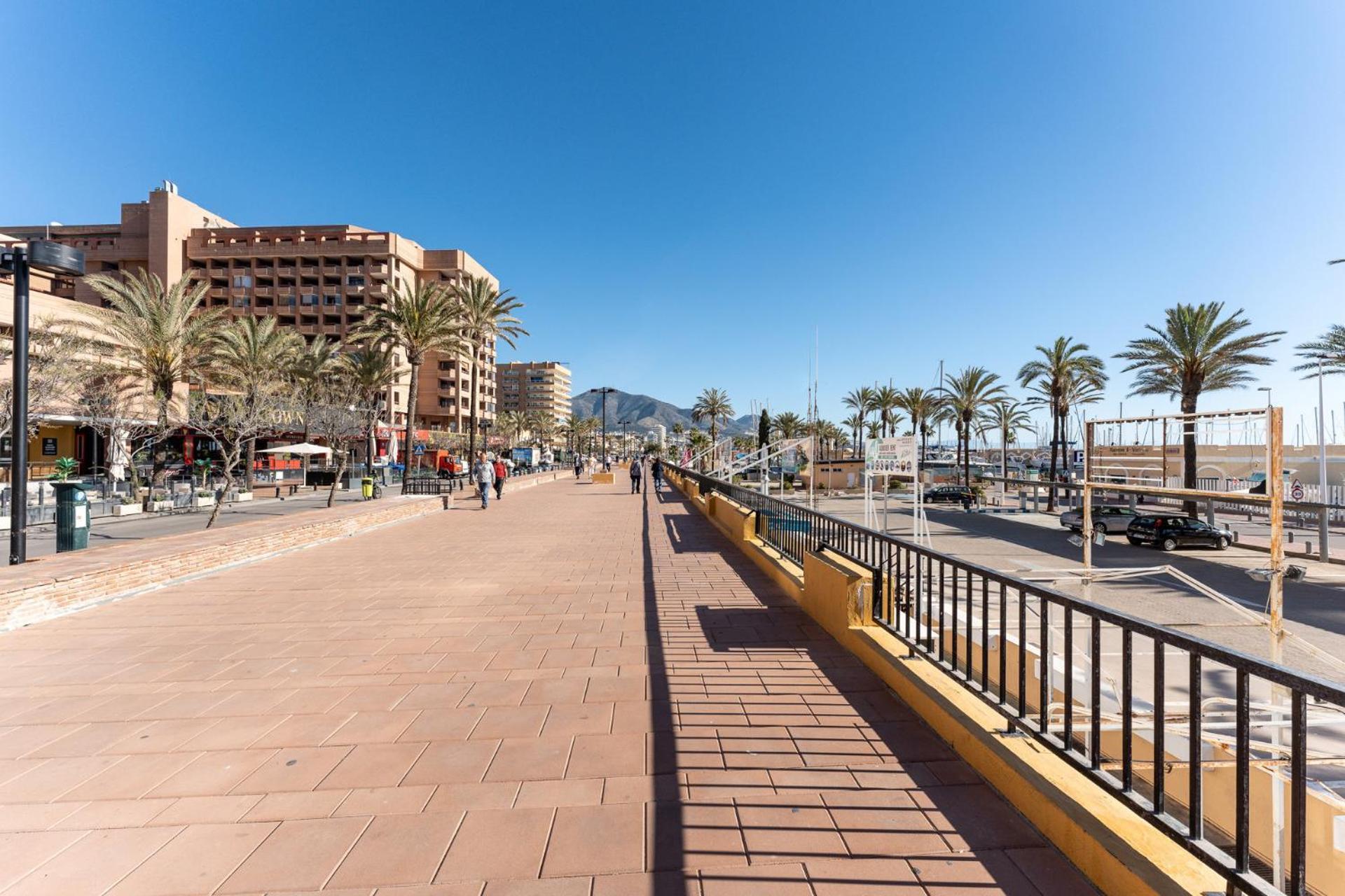 Malagasuite Fuengirola Beach & Sun Exterior foto