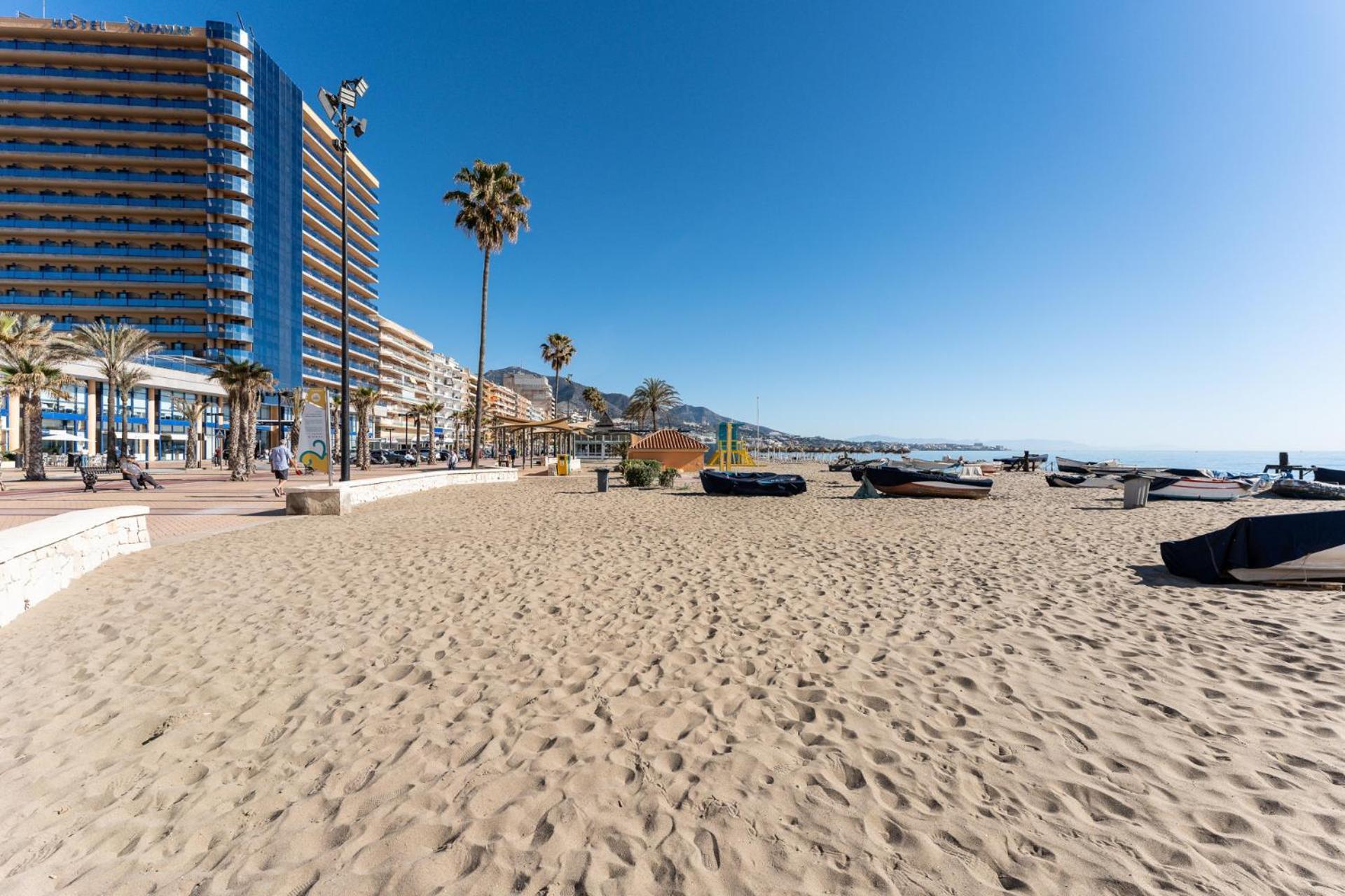 Malagasuite Fuengirola Beach & Sun Exterior foto