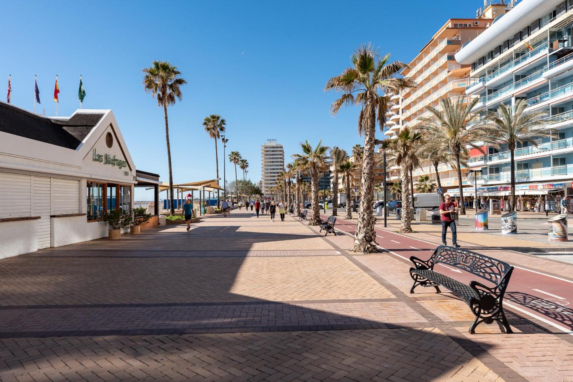 Malagasuite Fuengirola Beach & Sun Exterior foto